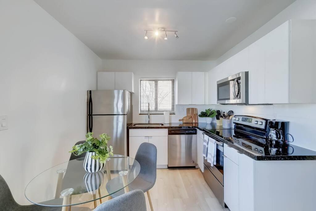 Chic Retreat: 2Br Apartment! Fort Lauderdale Buitenkant foto